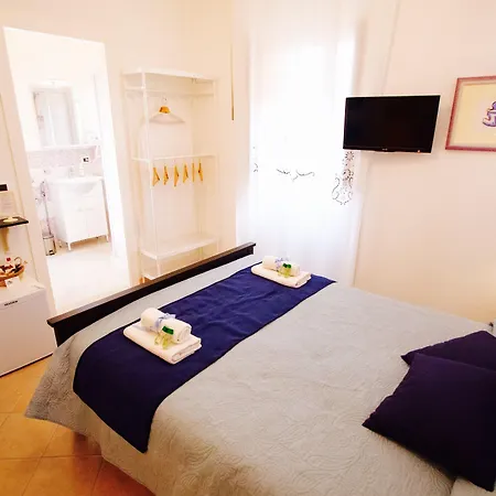 Bed & Breakfast Zanzibar - Charming And